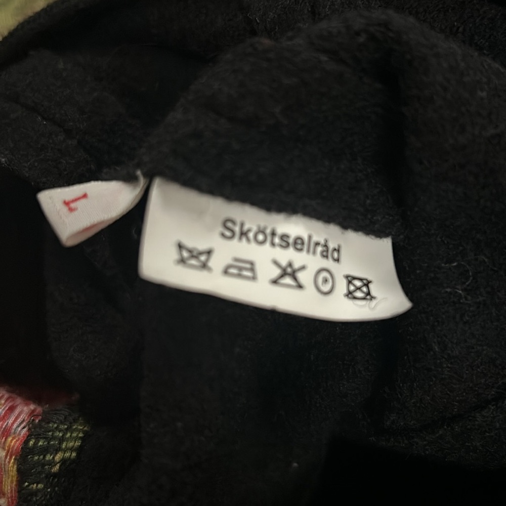 Scandinavian Tapestry Jacket - Picture 5 of 5